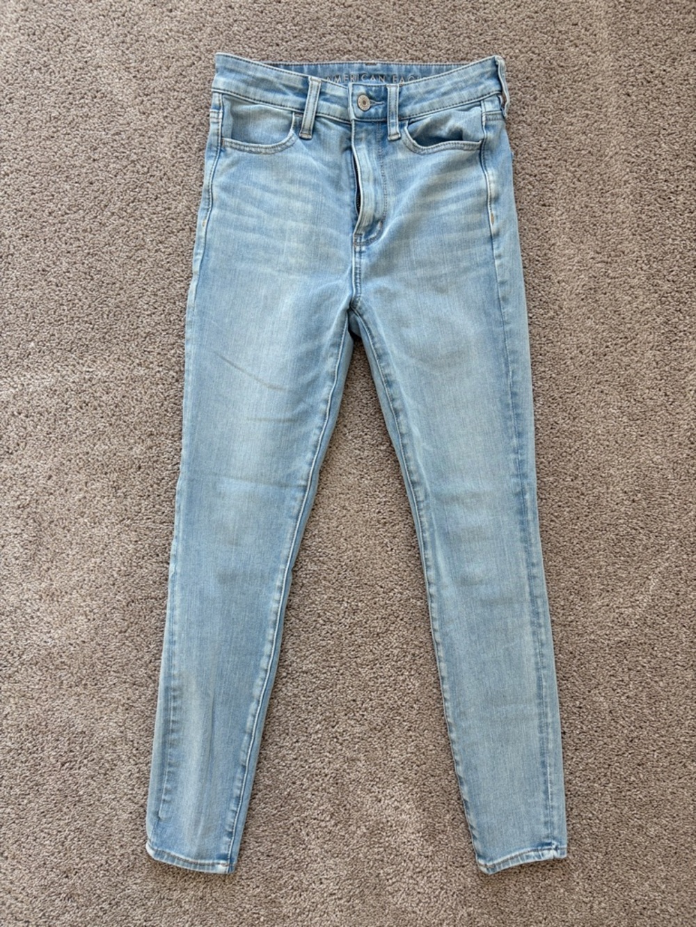 American Eagle Outfitters Light Wash Women’s Skinny Jeans